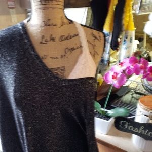 Perfect off shoulder blouse.Length for leggings.